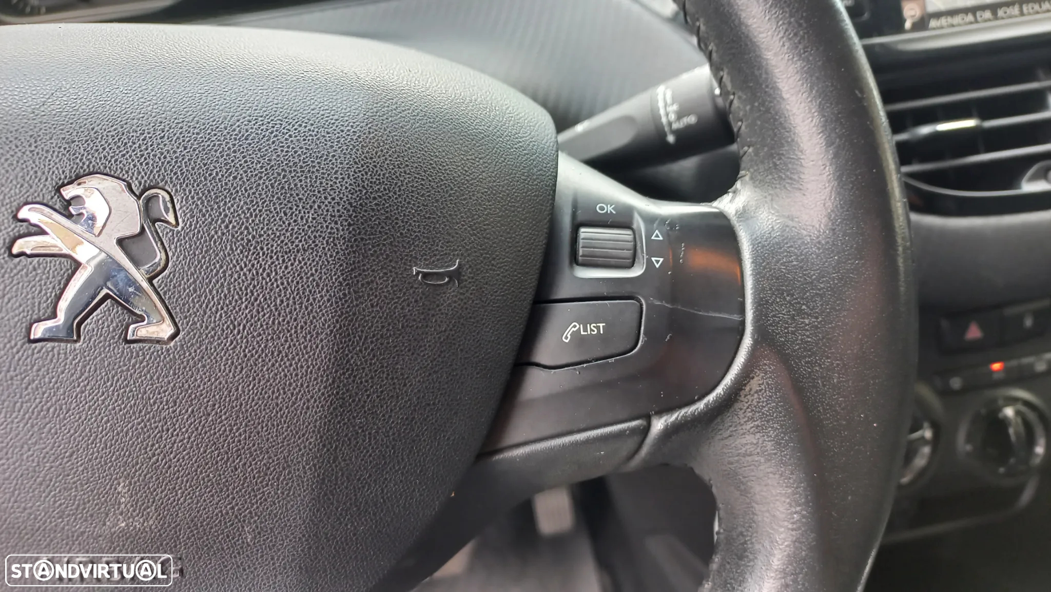 Peugeot 2008 1.2 PureTech Style - 11
