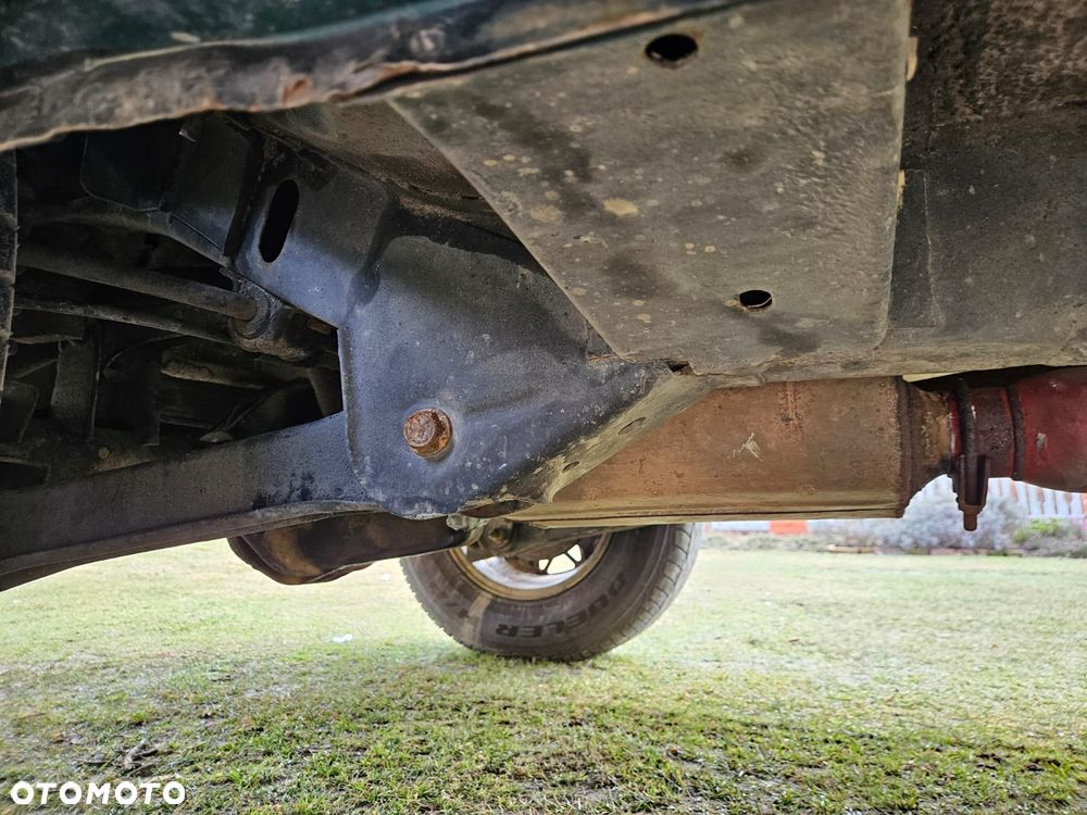 Jeep Grand Cherokee - 32