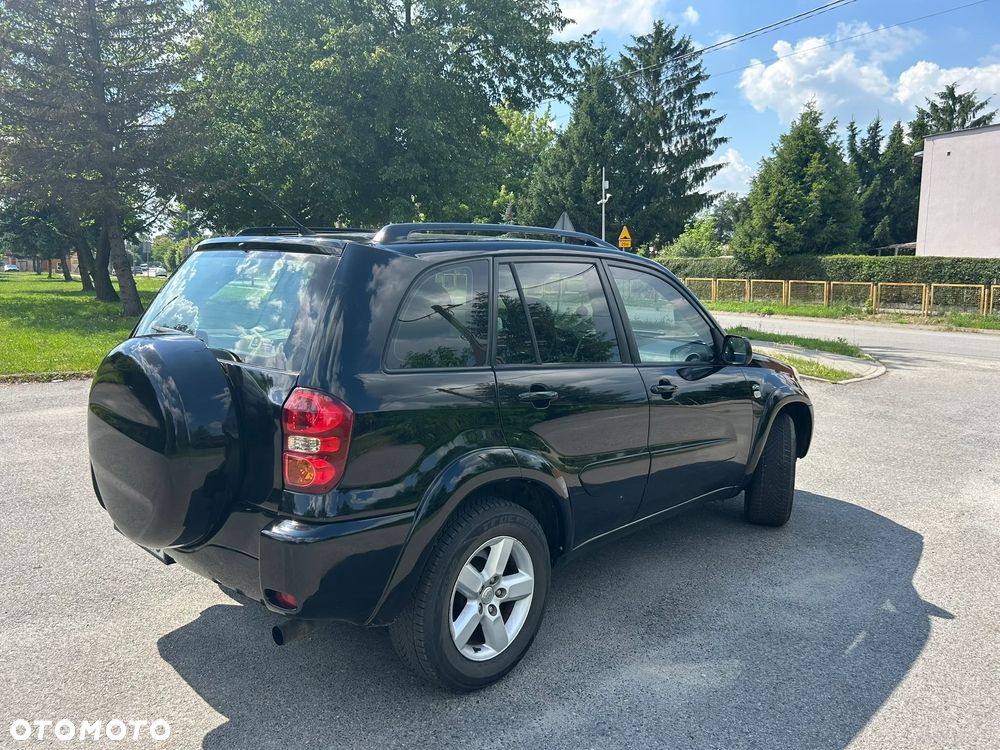 Toyota RAV4 2.0 D-4D 4x4 - 10