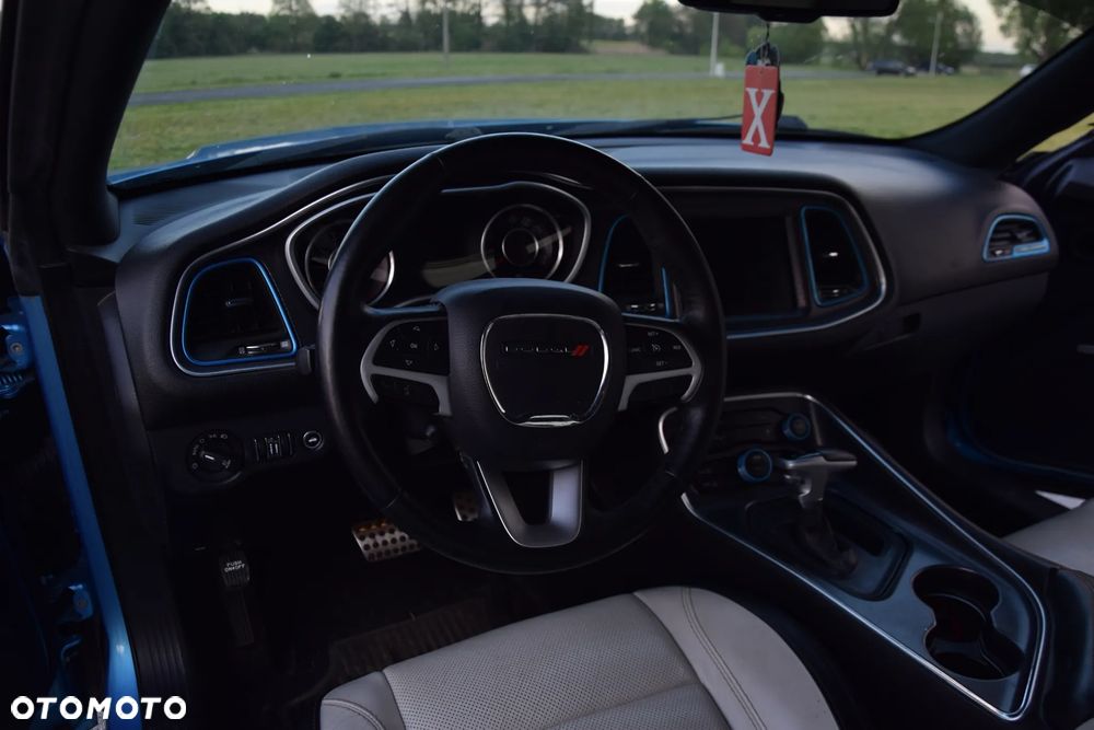 Dodge Challenger - 15