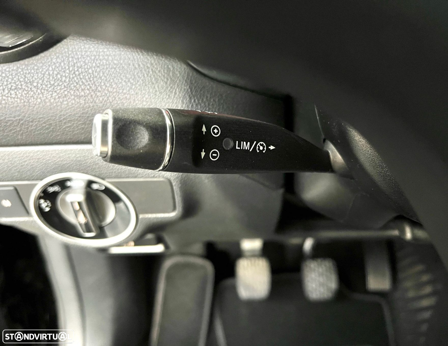 Mercedes-Benz GLA 180 d Urban - 11