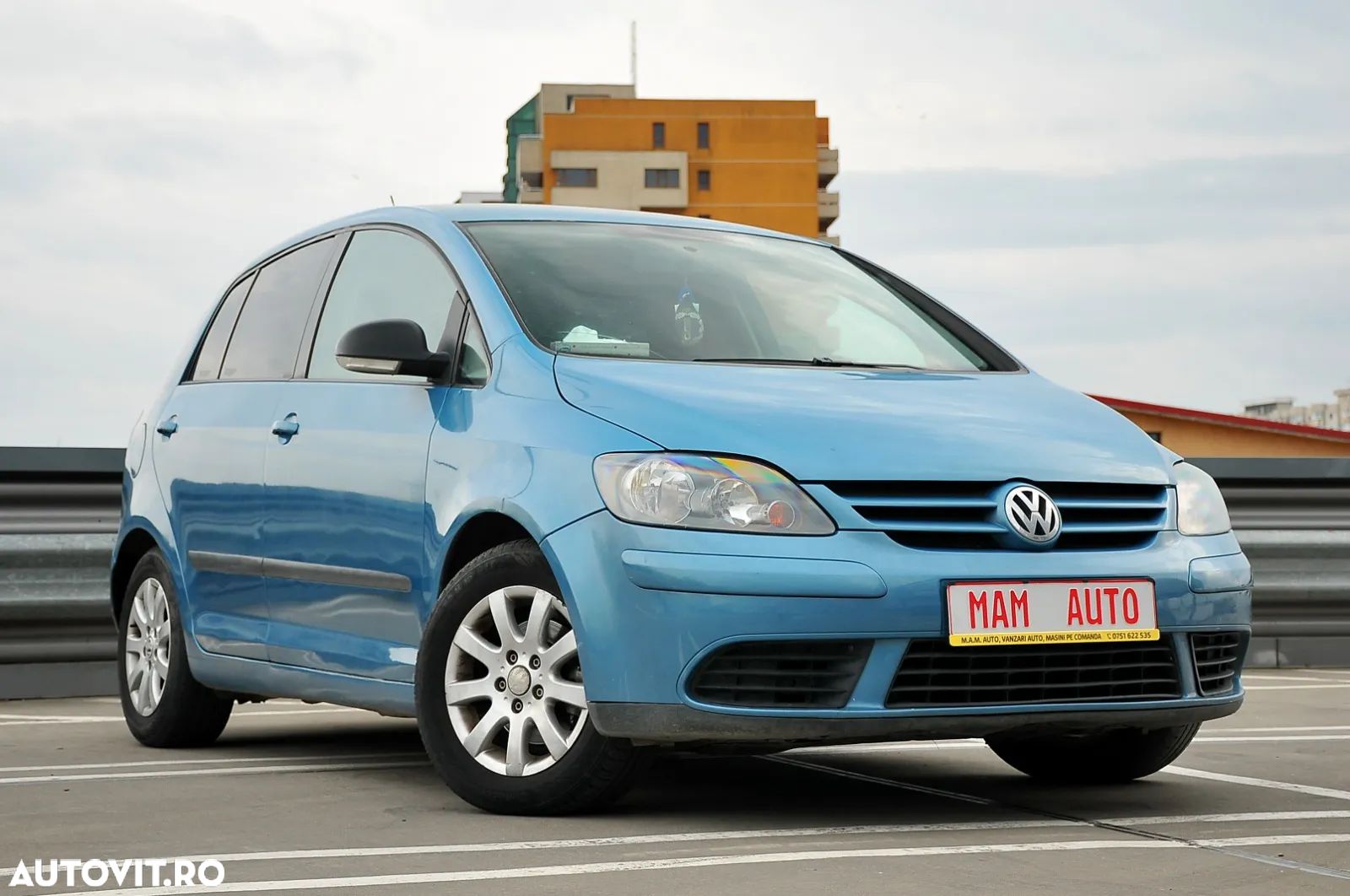 Volkswagen Golf Plus 1.6 FSI Comfortline - 1