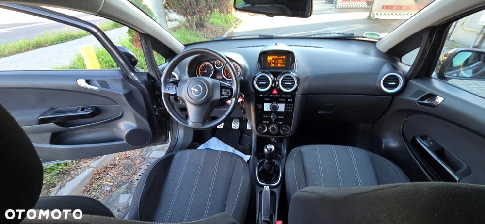 Opel Corsa 1.4 16V Energy - 36