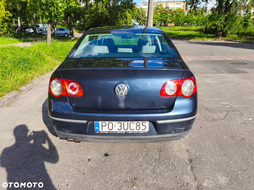 Volkswagen Passat 2.0 TDI Comfortline - 5