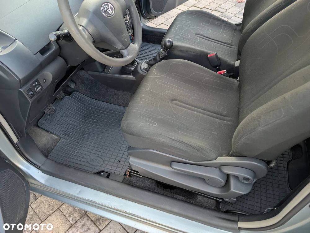 Toyota Yaris 1.4 D-4D Terra A/C - 22