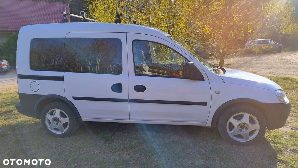 Opel Combo Tour Essentia - 3