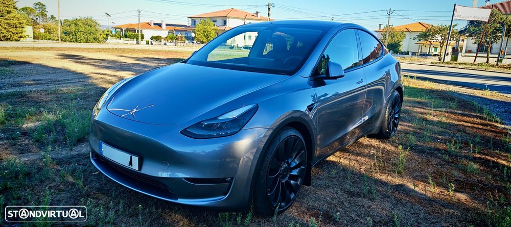 Tesla Model Y Performance Tração Integral - 21