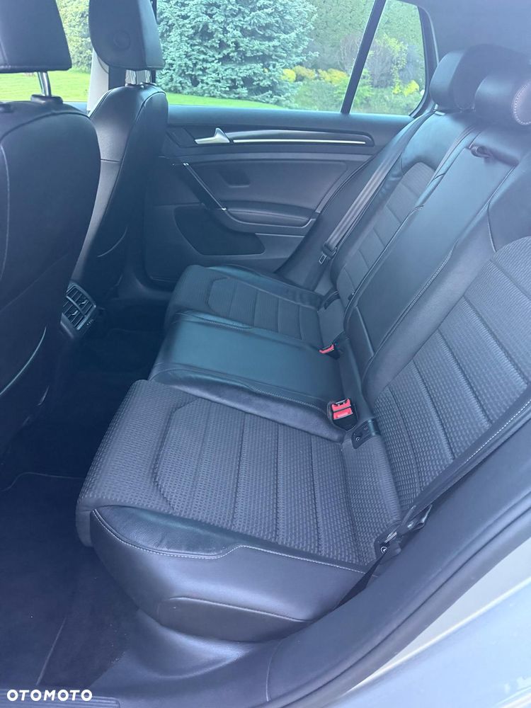 Volkswagen Golf 2.0 BlueTDI DSG Highline - 13