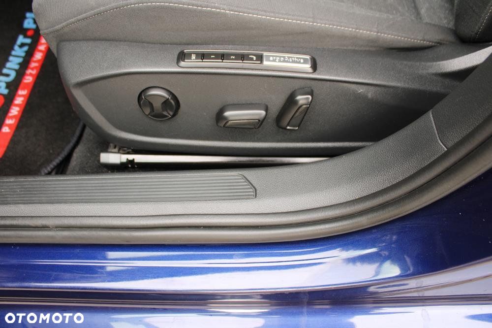 Volkswagen Golf - 27