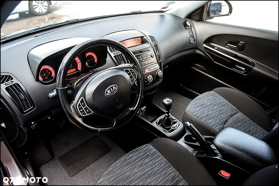 Kia Ceed - 6