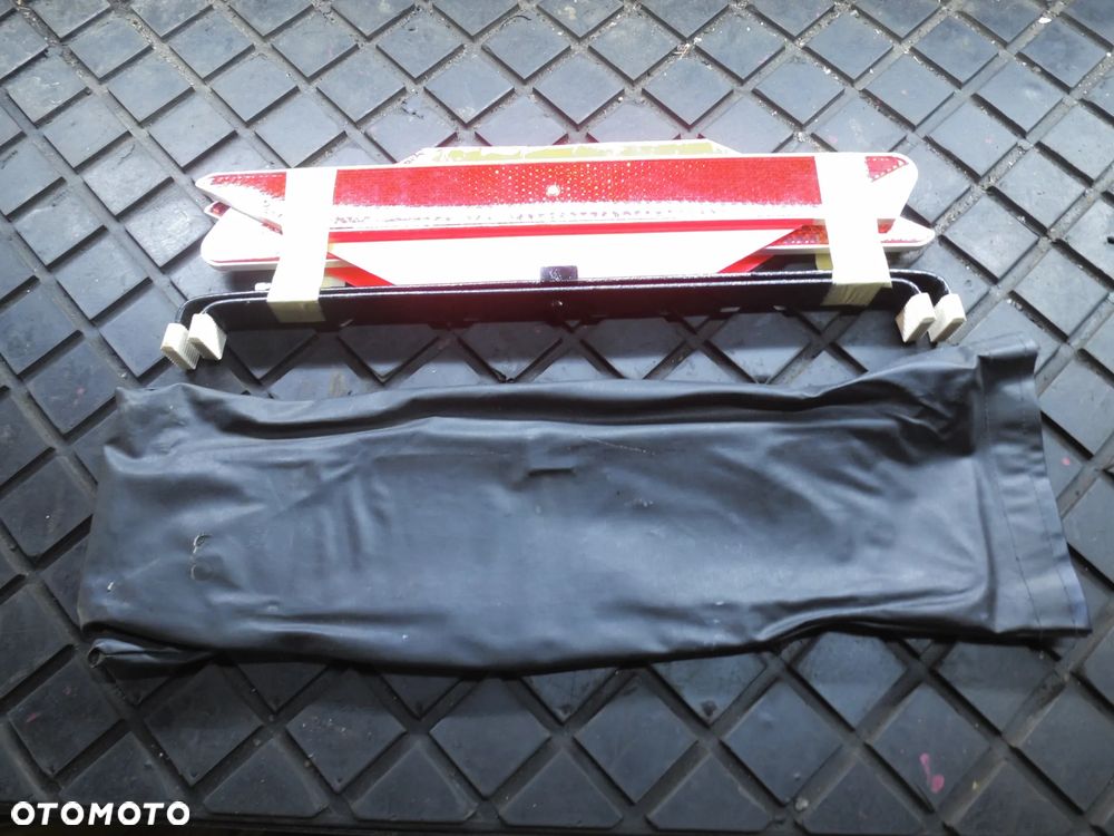 MAZDA 3 BK HB TRÓJKĄT OSTRZEGAWCZY - 1