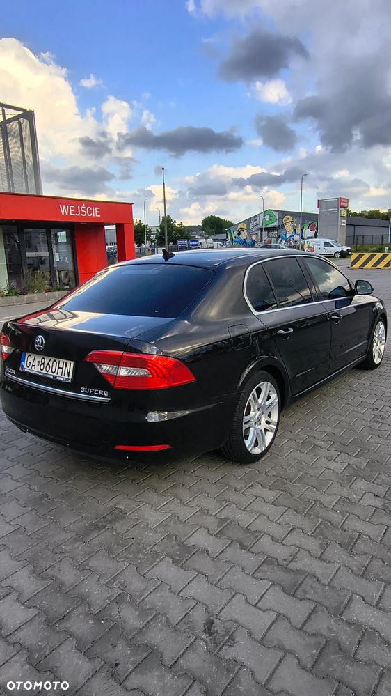 Skoda Superb 2.0 TDI Ambition DSG - 4