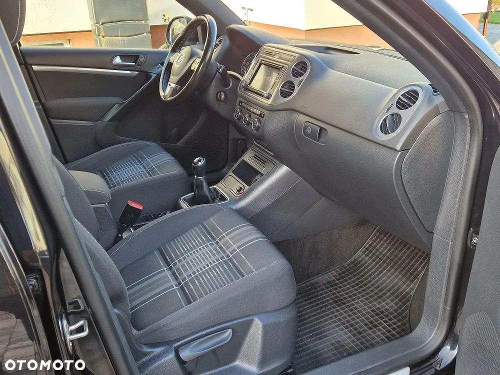 Volkswagen Tiguan 2.0 TDI SCR BlueMotion Technology Lounge Sport & Style - 9