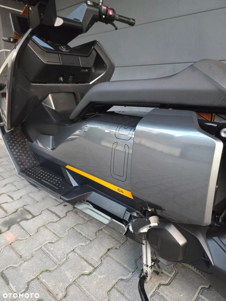 BMW CE 04 - 19