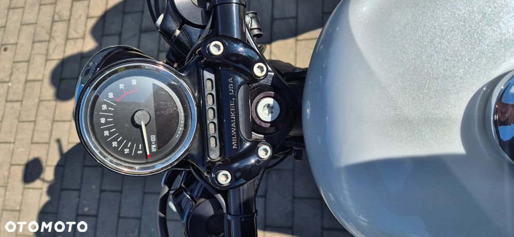Harley-Davidson Sportster Roadster 1200R - 10