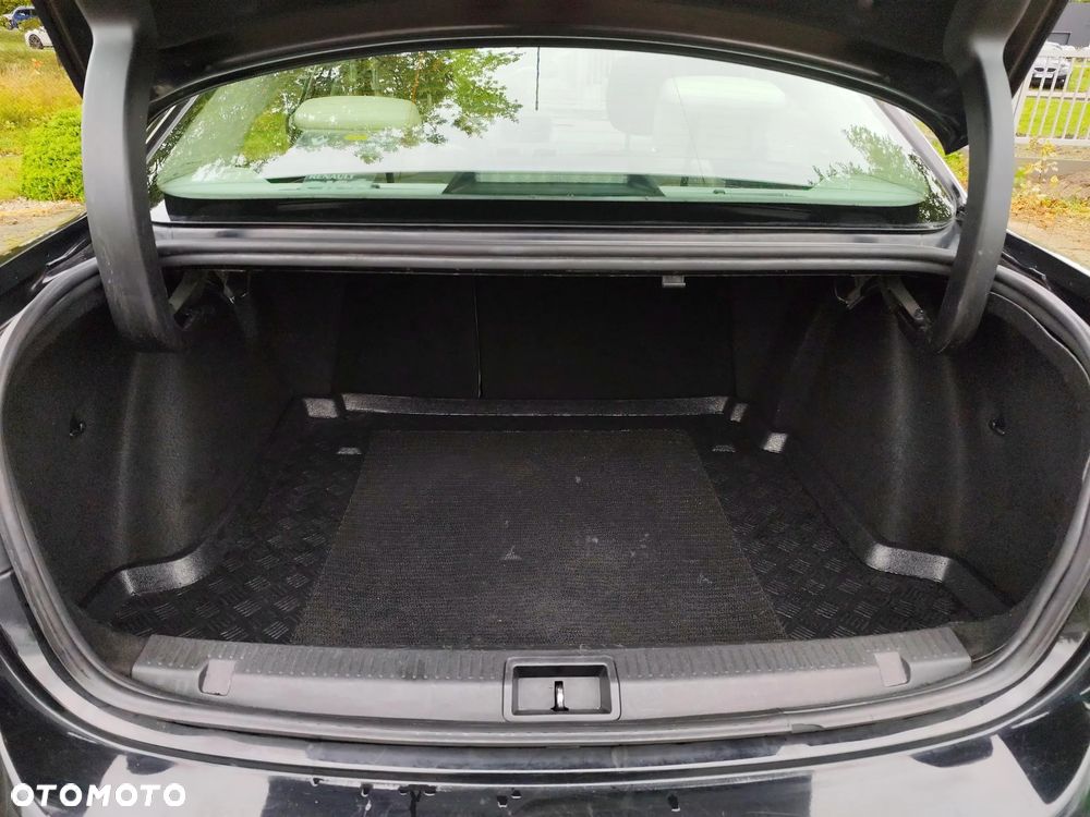 Renault Fluence 1.6 16V Intens - 15