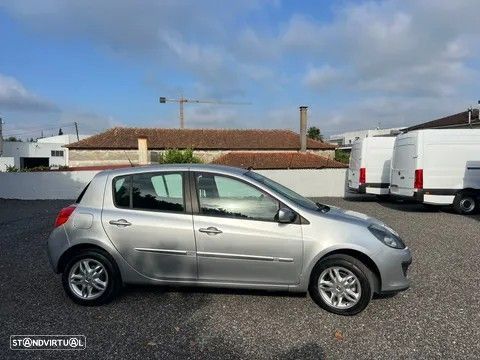 Renault Clio 1.2 16V Dynamique - 23