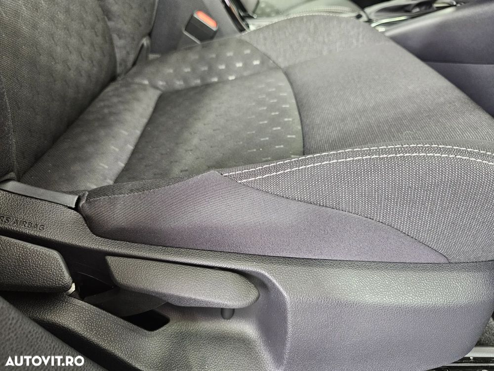 Toyota Corolla 1.8 HSD Business - 23
