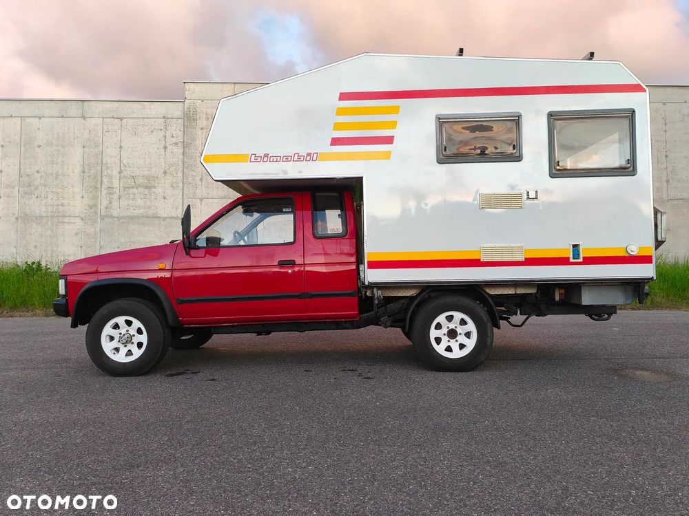Nissan Pickup - 9