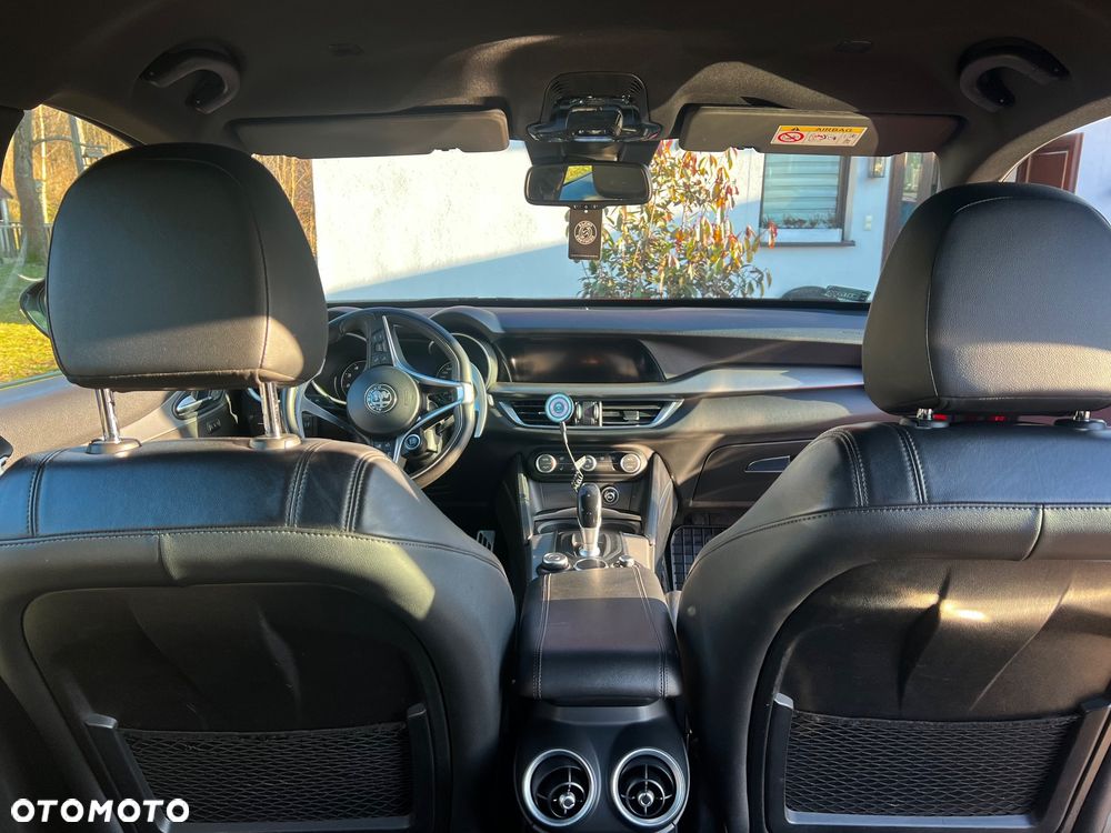 Alfa Romeo Stelvio 2.0 Turbo B-Tech Edition Q4 - 27