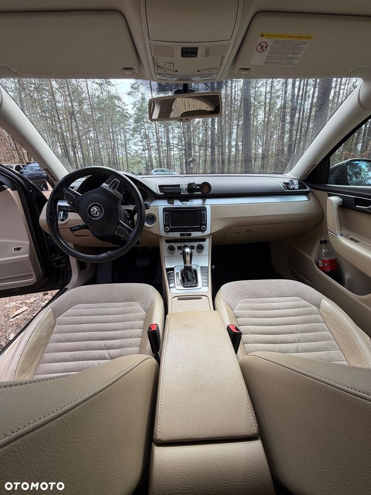 Volkswagen Passat - 12