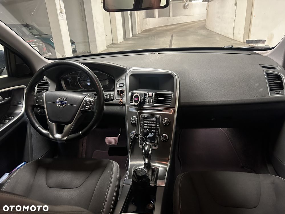 Volvo XC 60 2.4D AWD Kinetic - 10