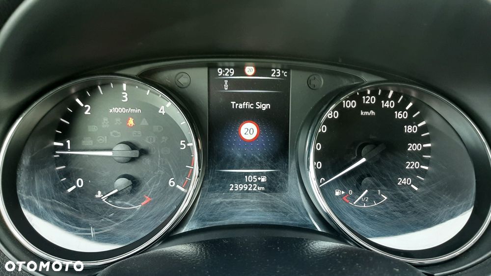 Nissan Qashqai 1.5 dCi DPF 360 - 11
