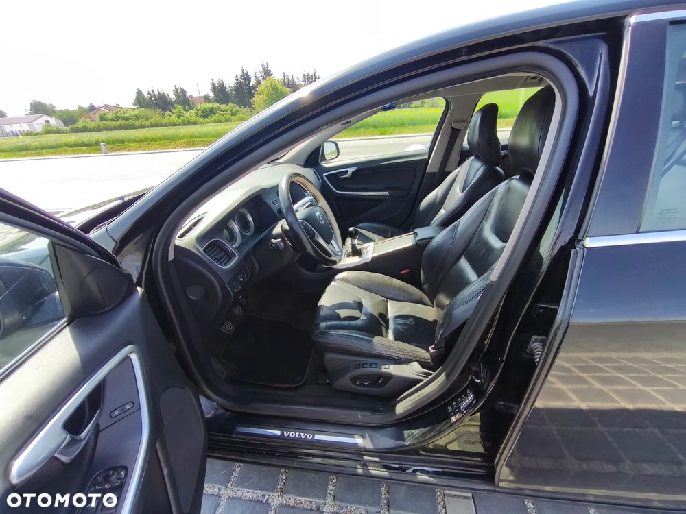 Volvo V60 D3 Summum - 19