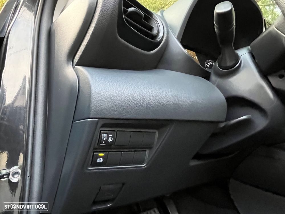 Toyota Yaris 1.5 HDF Comfort Plus - 37