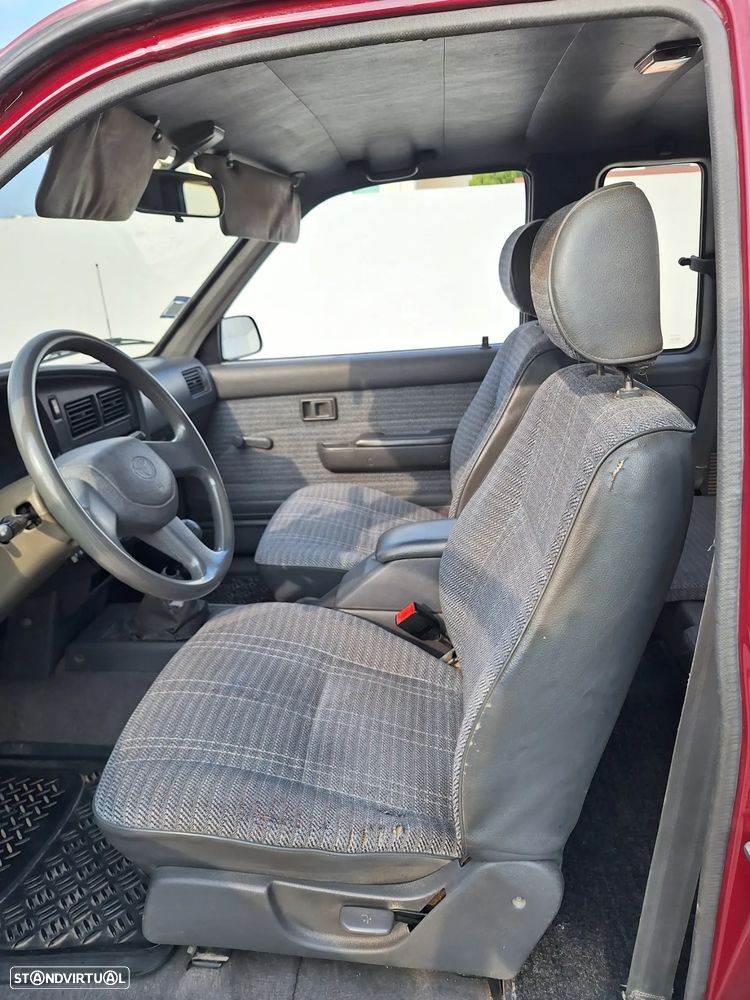 Toyota Hilux 2.4 D LN90L Cx Mad. C.Ex - 9
