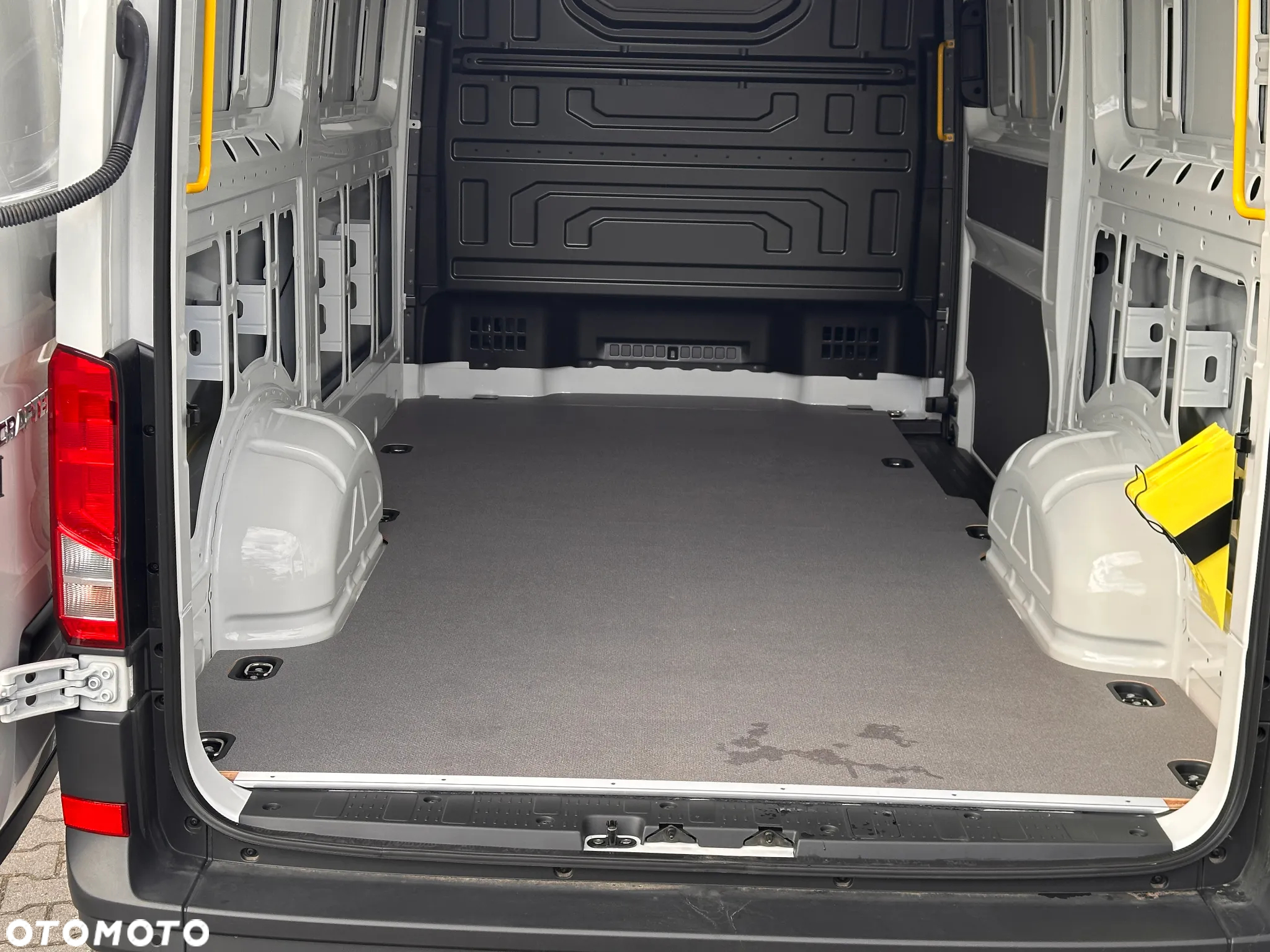 Volkswagen Crafter - 12