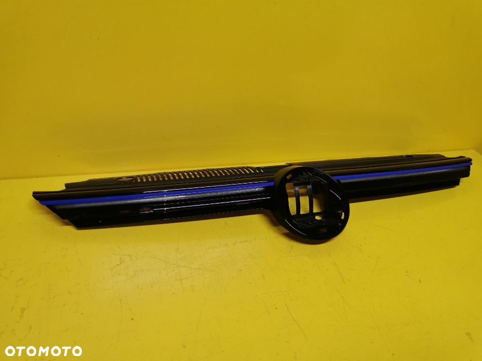 VW GOLF VIII GTD GRILL ATRAPA LED 5H0853653 - 2
