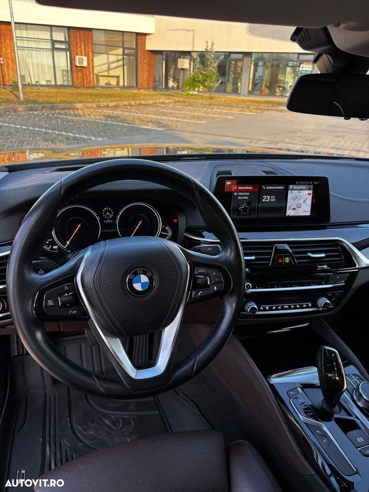 BMW Seria 5 540i xDrive AT - 23