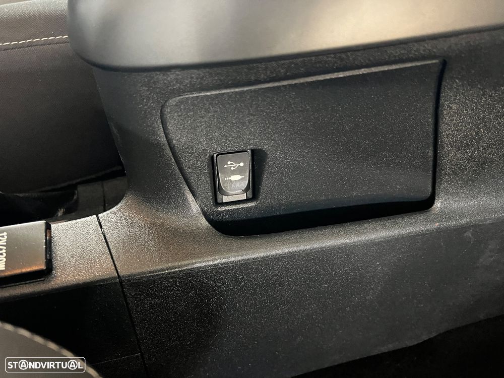 Toyota Verso 1.6 D-4D Exclusive+GPS - 23