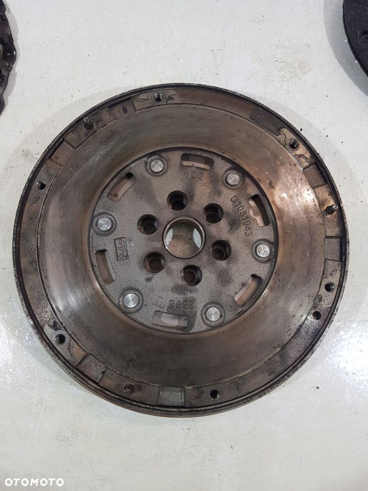 KOŁO DWUMASOWE SPRZĘGŁO 9846803480 CITROEN PEUGEOT OPEL 1.2 THP - 9