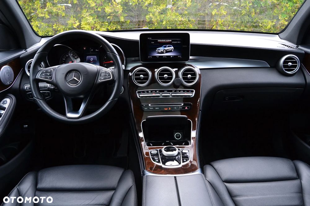 Mercedes-Benz GLC 300 4Matic 9G-TRONIC Exclusive - 26