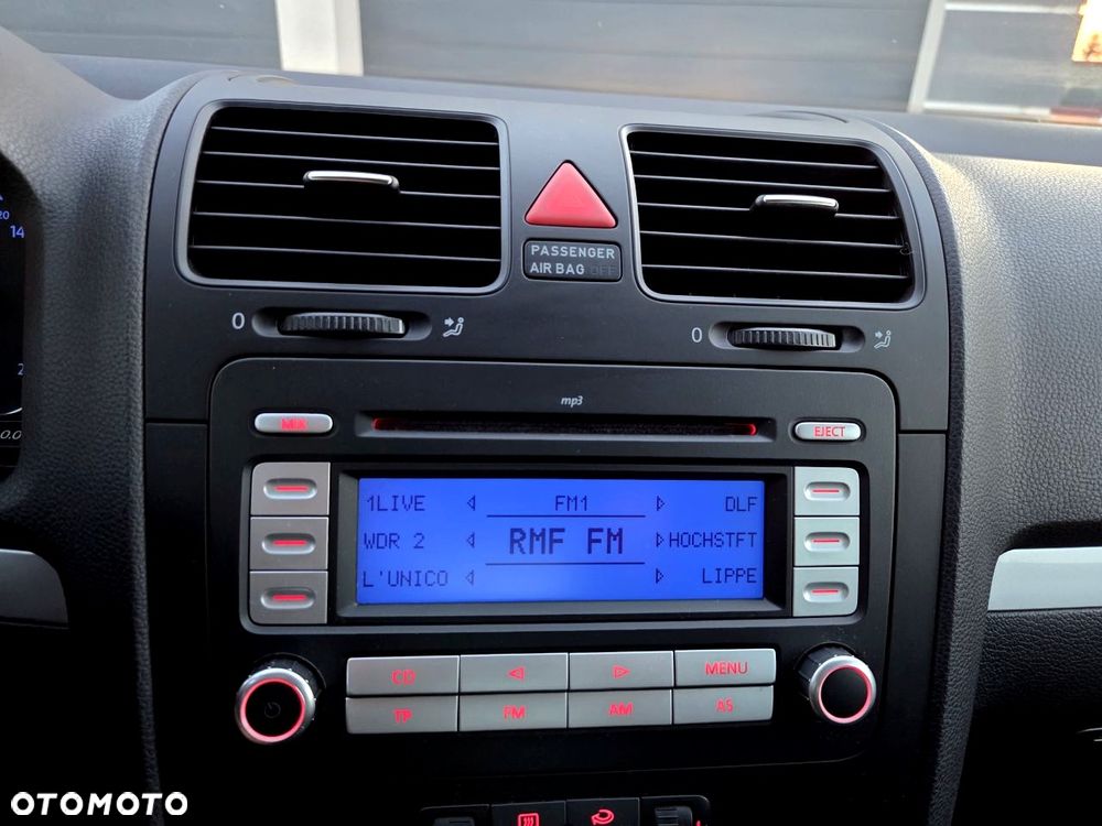 Volkswagen Golf - 25