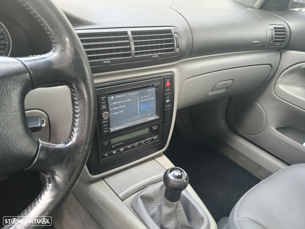 VW Passat Variant 1.6 Confortline - 20