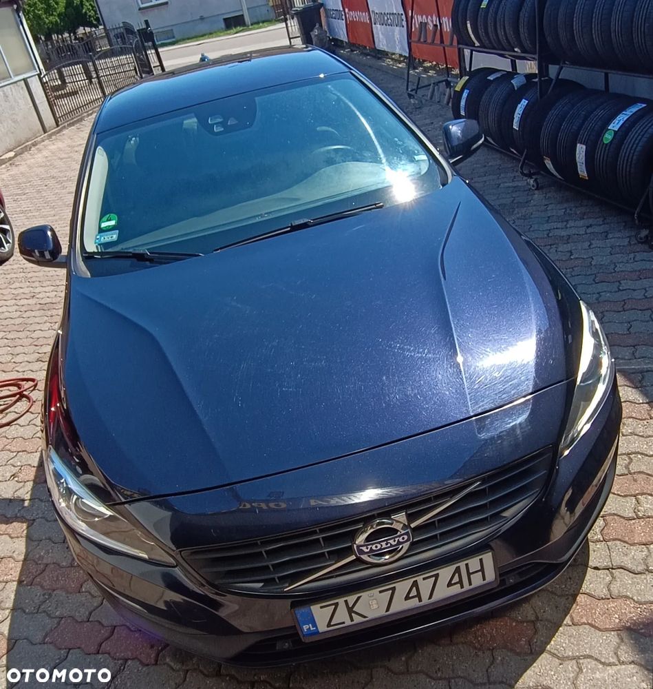 Volvo S60 D4 Drive-E Dynamic Edition (Kinetic) - 1