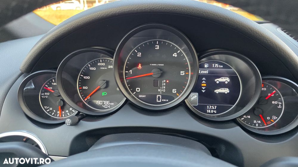 Porsche Cayenne 3.0TD TipTronic - 39