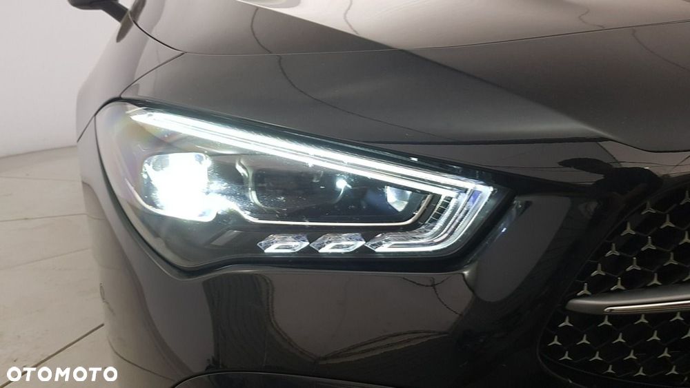 Mercedes-Benz CLA - 11