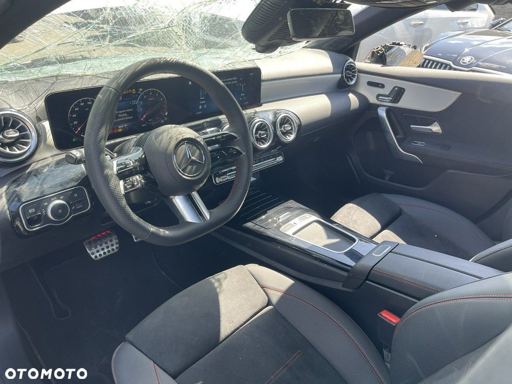 Mercedes-Benz Klasa A 250 4Matic 7G-DCT AMG Line - 8