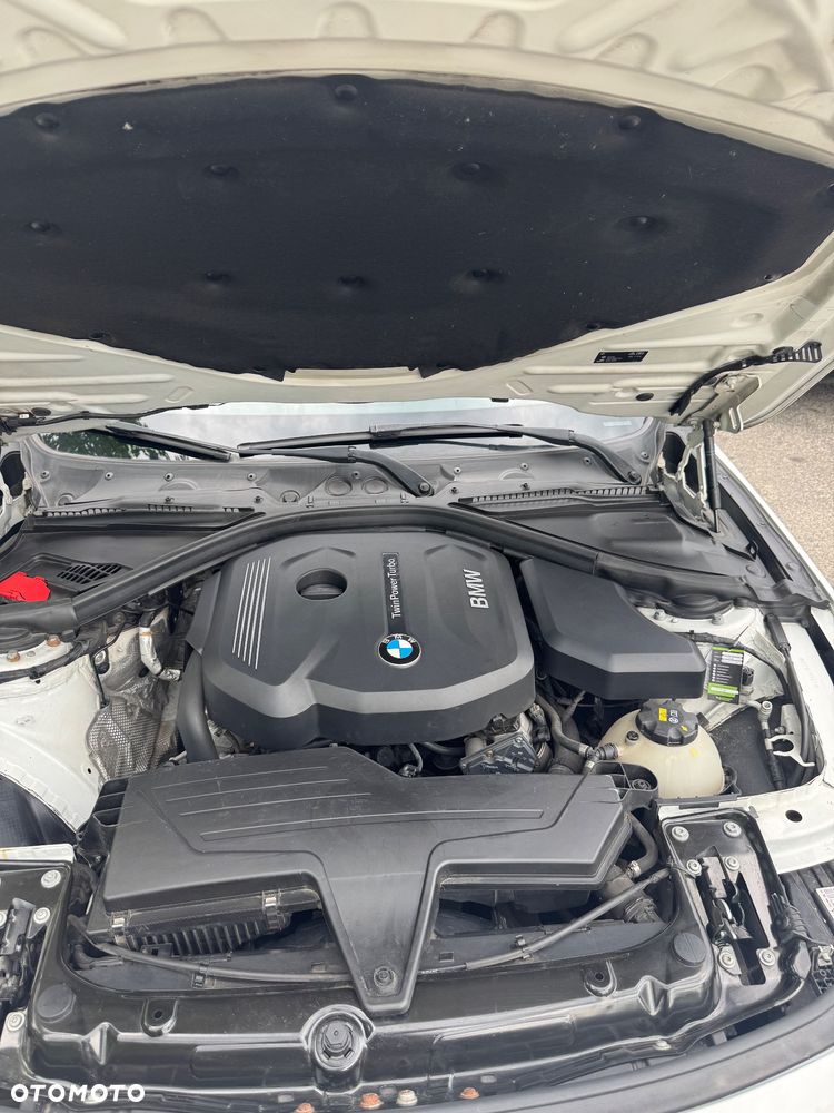 BMW Seria 3 318i - 22