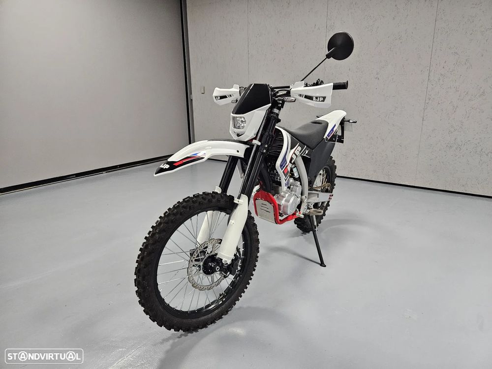 AJP 125 SPR Enduro - 3