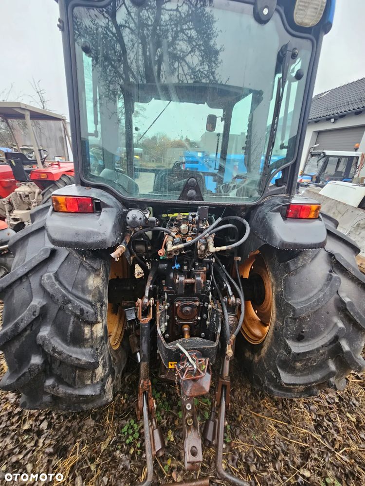 New Holland U2D6 ( w dokumentach) , model handlowy TN 85 FA - 18