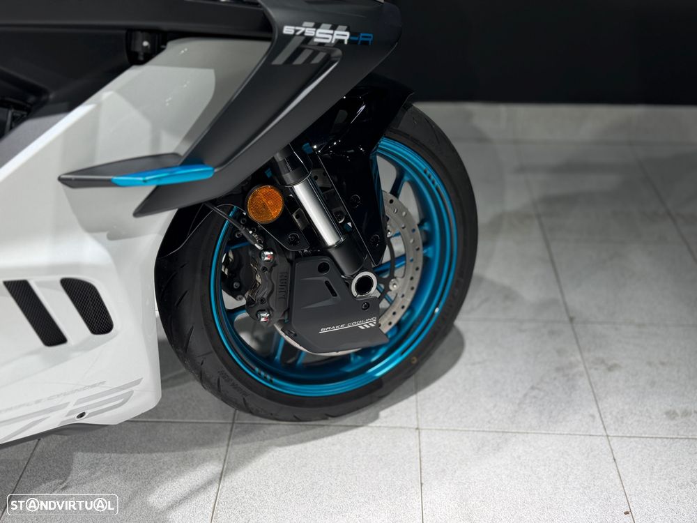 CF Moto 675SR-R - 21