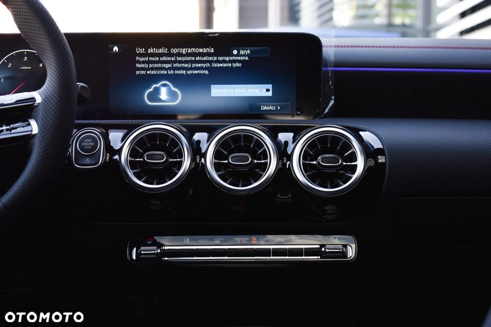 Mercedes-Benz CLA 200 d AMG Line 8G-DCT - 19