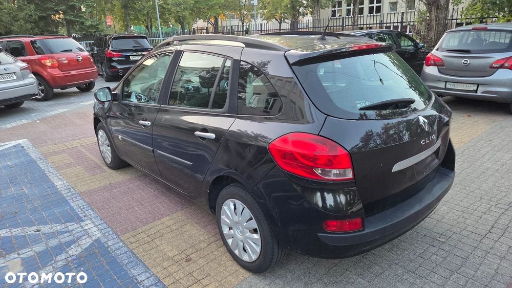 Renault Clio - 2