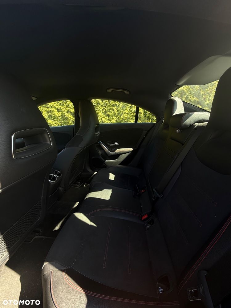 Mercedes-Benz CLA 180 AMG Line 7G-DCT - 15