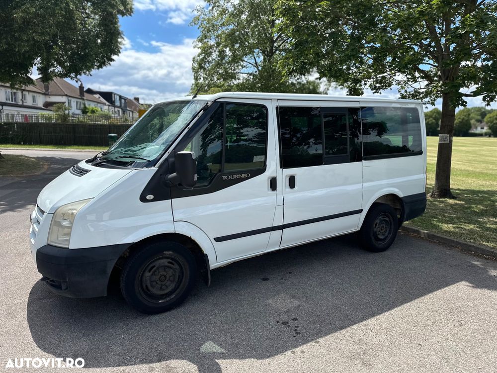 Ford Transit Turneo - 1